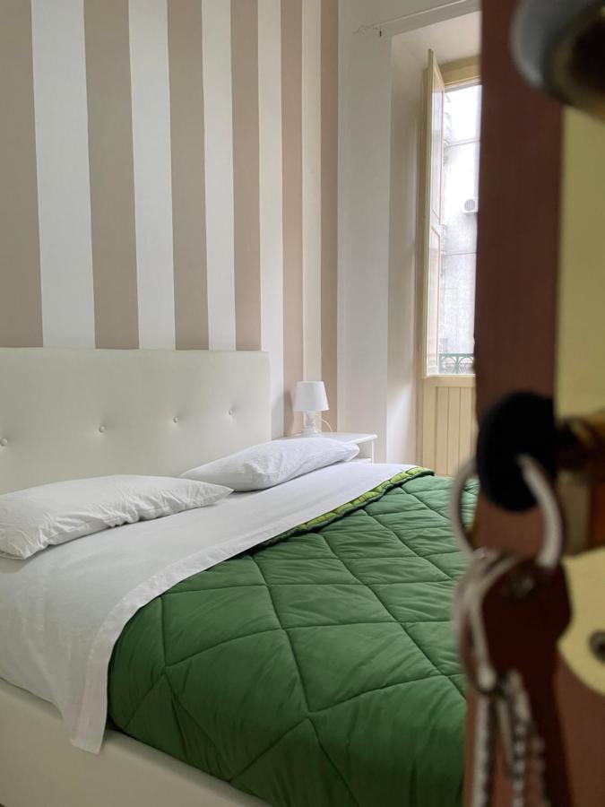 A Cas E Vicenz Bed & Breakfast เนเปิลส์ ภายนอก รูปภาพ